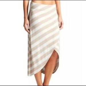 Athleta Women’s Ribbon stripe tulip hem skirt